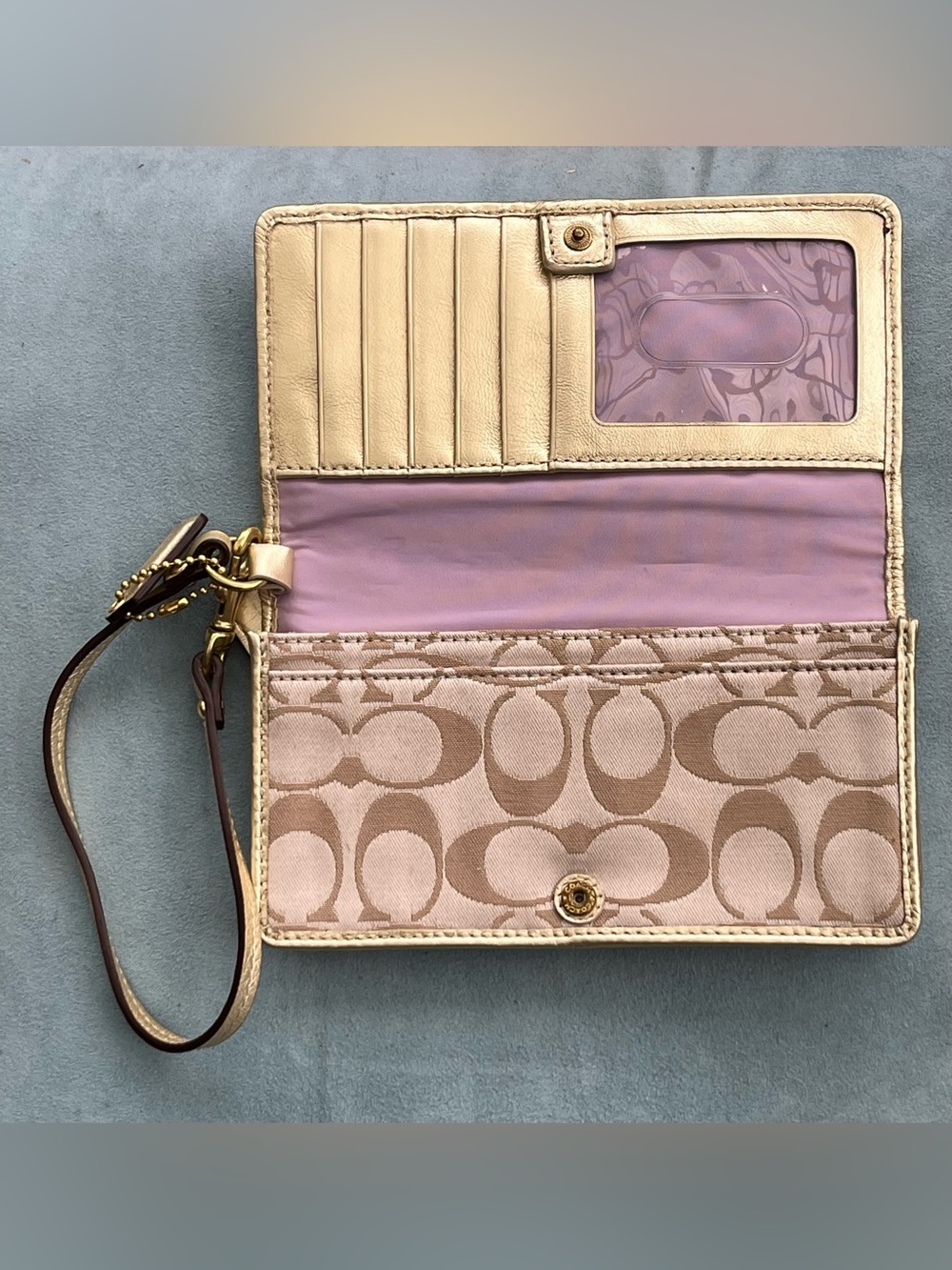 EUC Coach Poppy Graffiti Beige Signature Canvas Wallet Wristlet - Picture 3 of 15